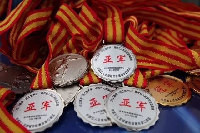 李帅炮轰前申花助教 直言他向队员借钱至今不还